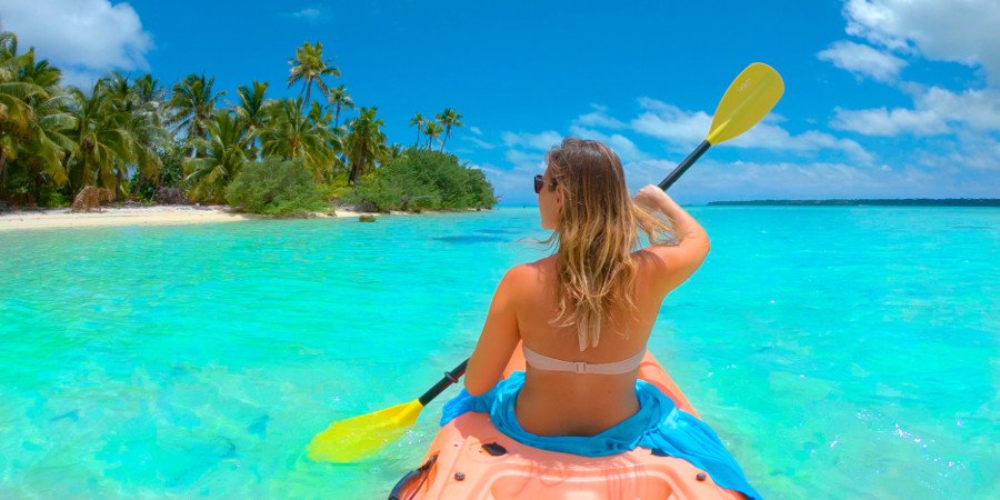 Kayak tra le gli atolli