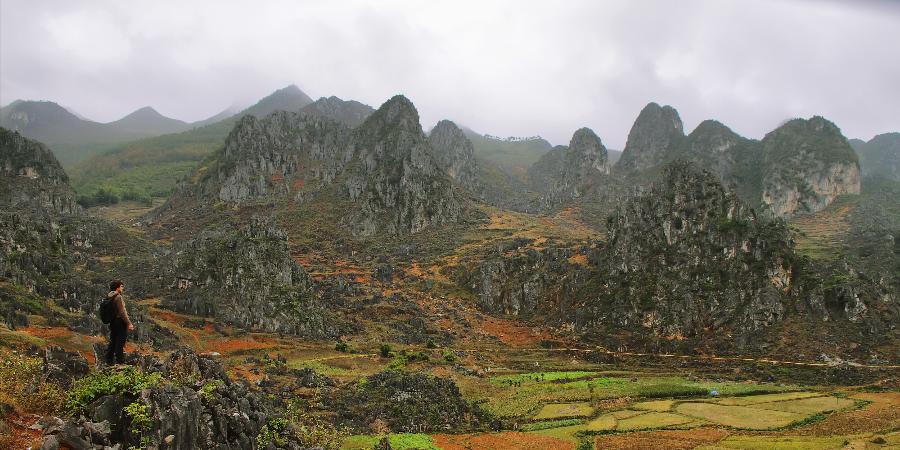 Le montagne nella località di Dong Van